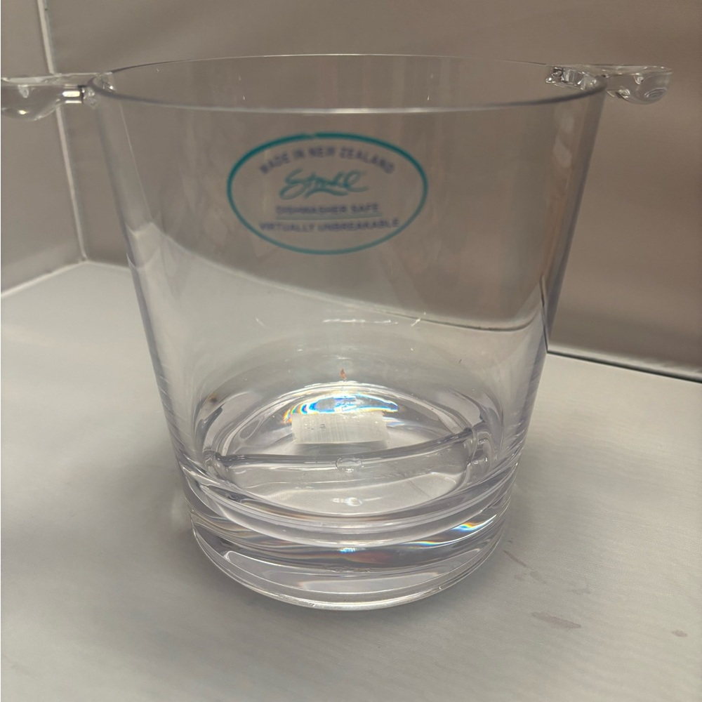 Strahl ice bucket